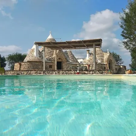 Trullo With Swimming Pool. Charme&relax *